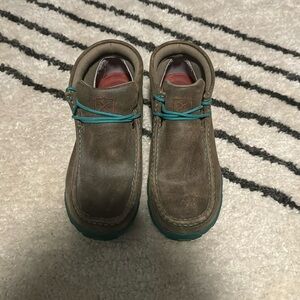 * TWISTED X CHUKKA *